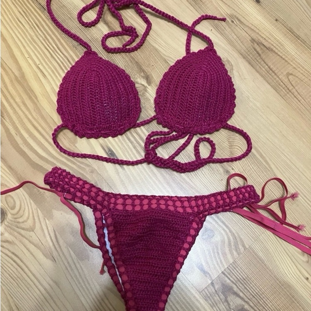 Crochet Bikini Set in Deep Pinks xs